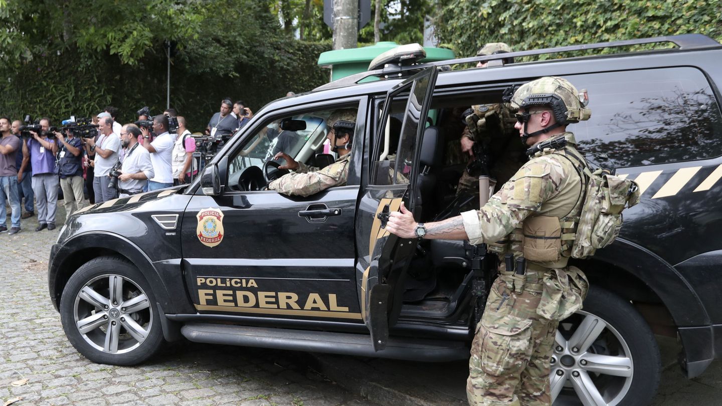 Imagen de archivo de varios agentes de la Policía Federal de Brasil. (EFE)