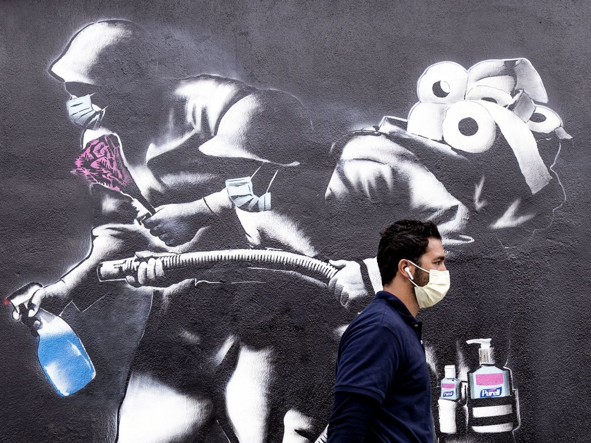 Foto: Un mural sobre el coronavirus en Los Ángeles. (EFE)