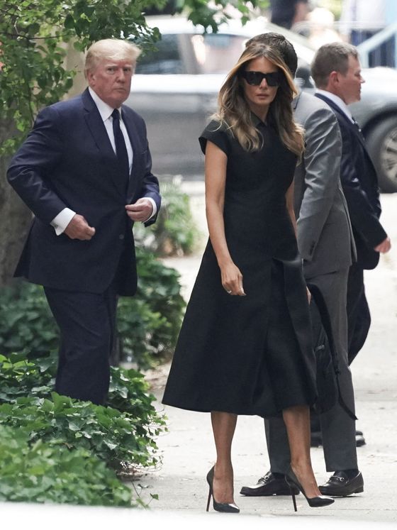 Donald Trump y Melania llegan tarde al funeral de Ivana Trump. (Reuters/Moon)