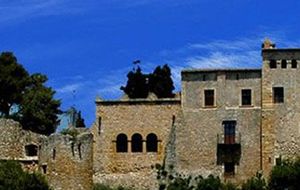 El castillo de Tamarit, la espectacular fortaleza a orillas del Mediterráneo en la que se casará Andrés Iniesta