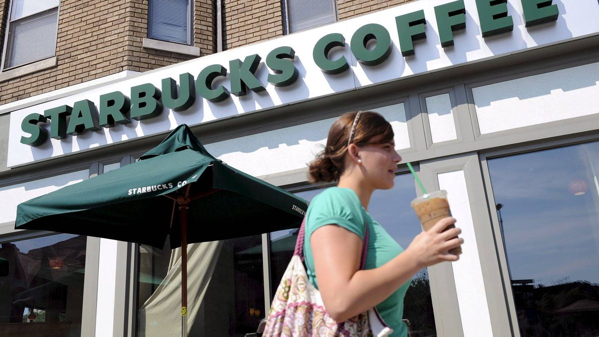 El café de Starbucks se queda frío ante unas peores previsiones de beneficios