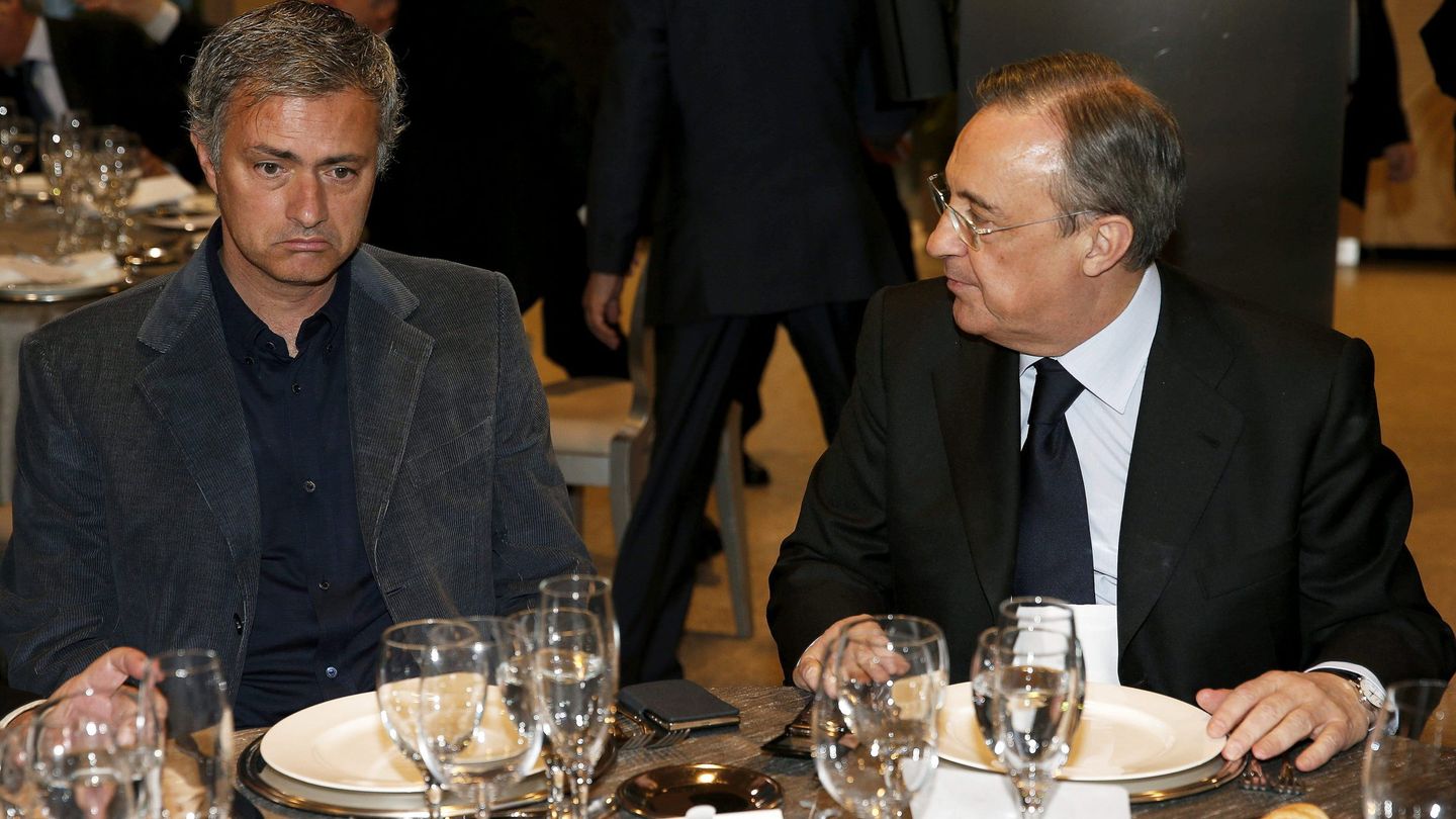 Mourinho, con Florentino, durante su etapa en el Real Madrid. (EFE)
