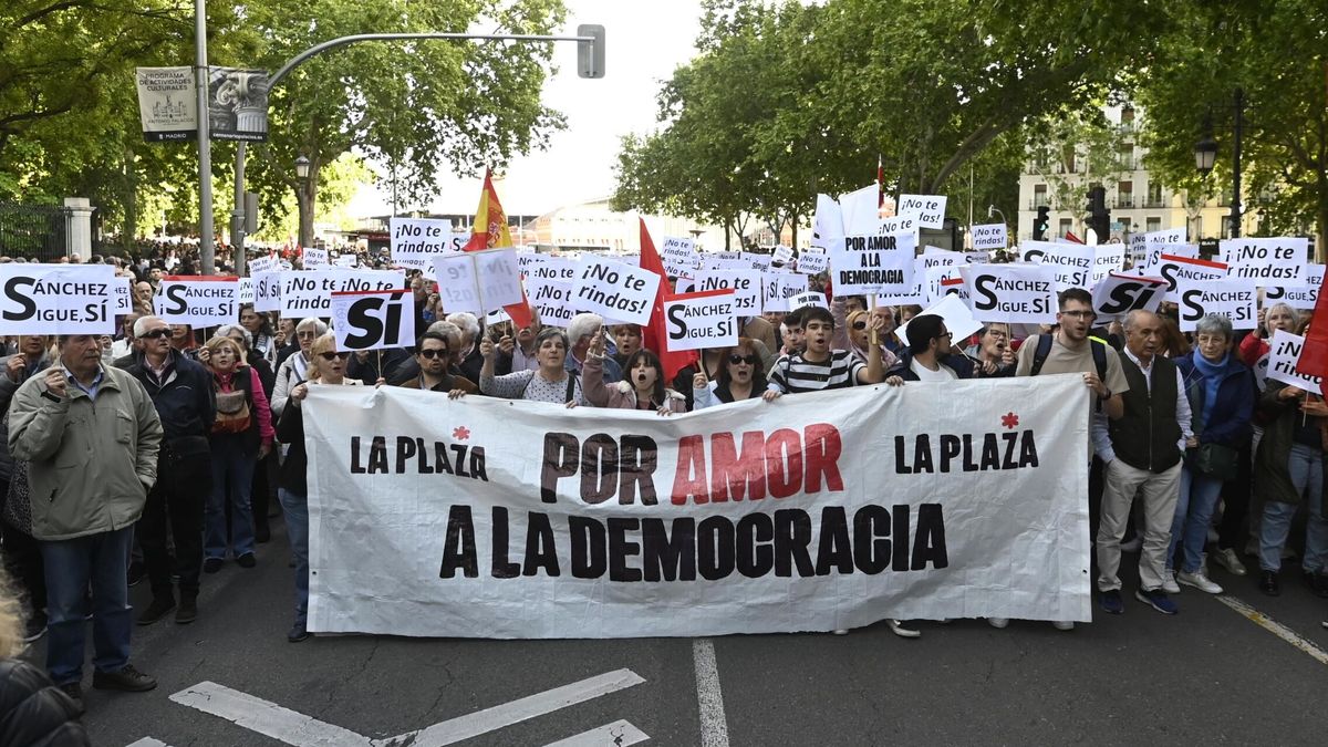 Última hora de la decisión de Pedro Sánchez, en directo | Poca movilización en la marcha convocada a menos de 24h de saber si el presidente dimite