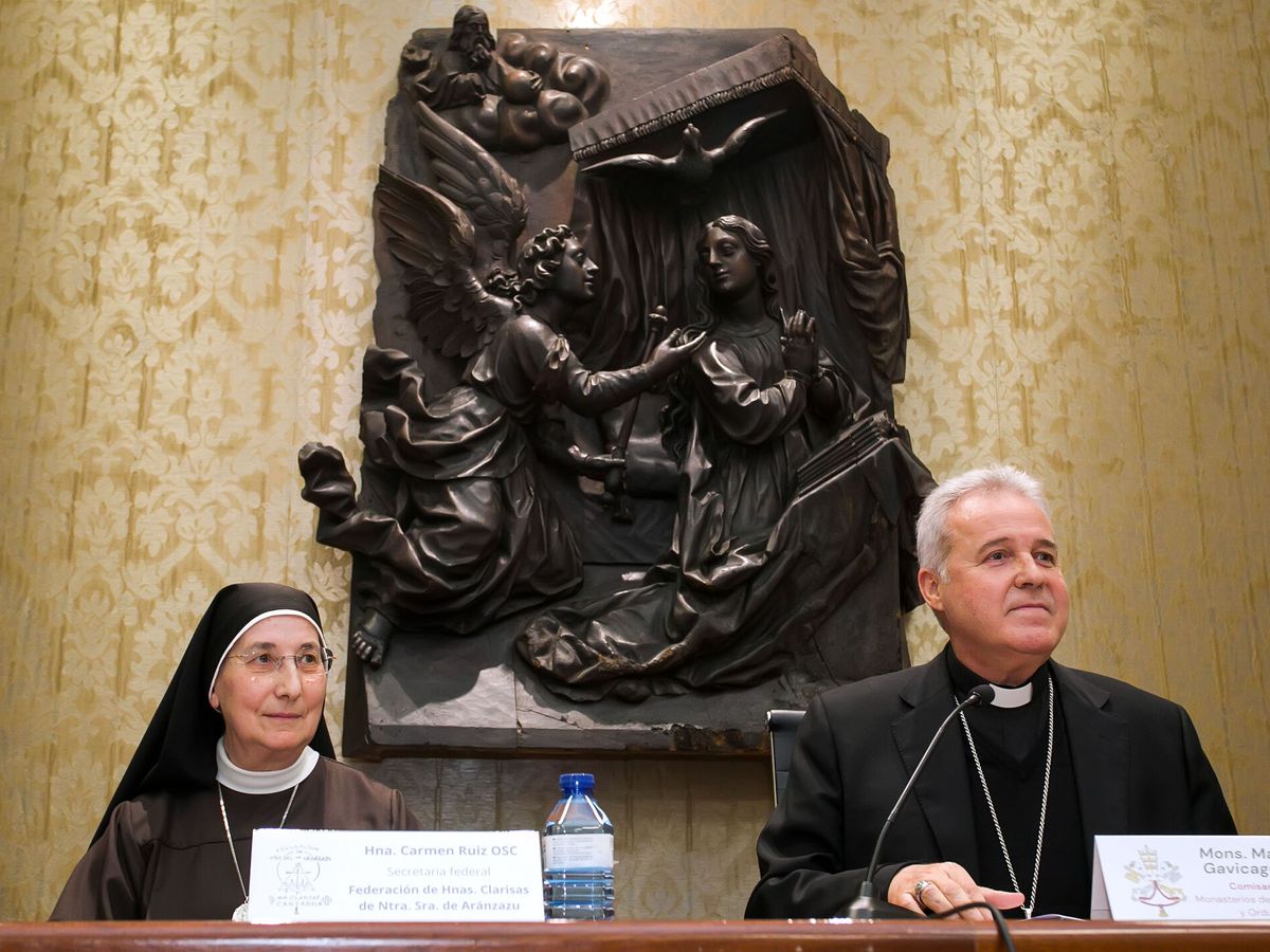Foto: El arzobispo de Burgos, Mario Iceta, al anunciar la excomulgación de las exmonjas. (EP/Tomás Alonso)