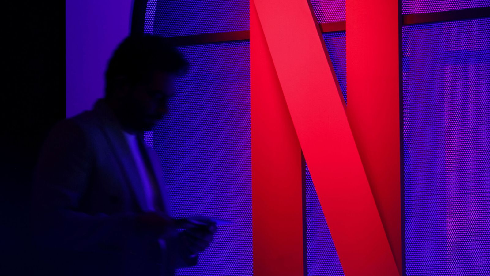Netflix despedirá a unos 1.000 empleados, el 6 % de su plantilla