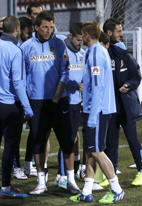 Foto: Mandzukic y Torres, en un entrenamiento con el equipo (Efe). 