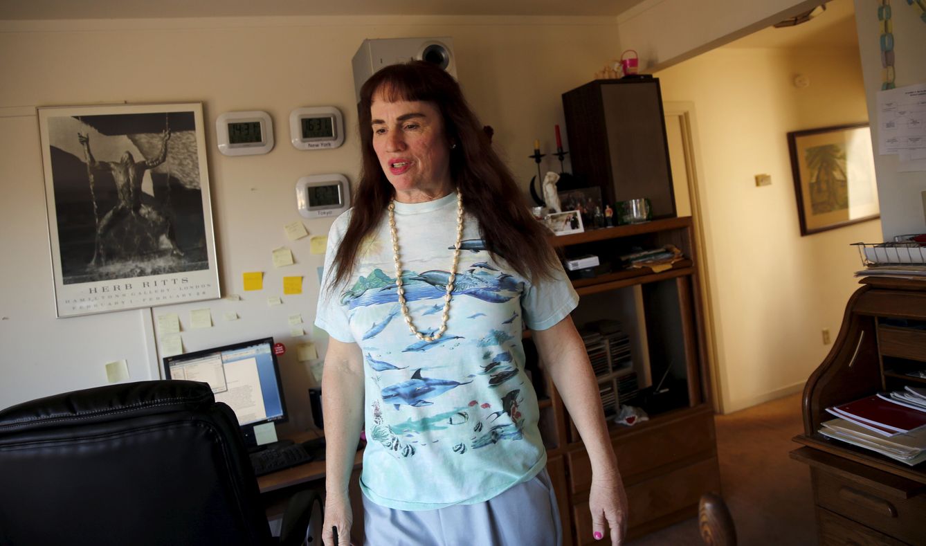 La conductora de Uber, Barbara Ann Berwick, en su casa de San Francisco. (Reuters)