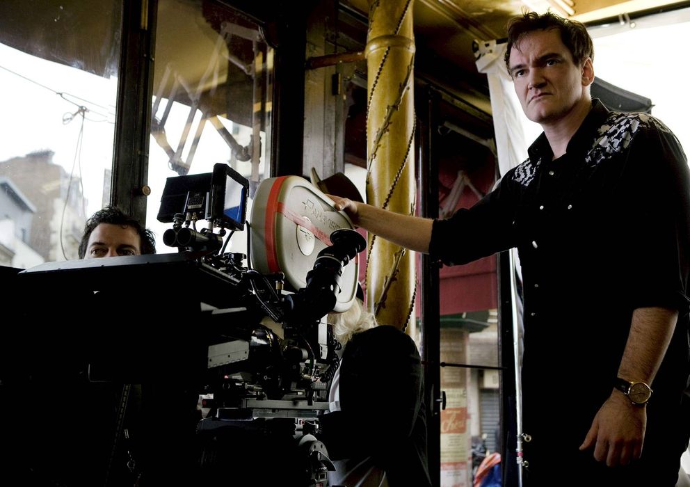 Foto: Quentin Tarantino durante el rodaje de 'Malditos Bastardos' (EFE)