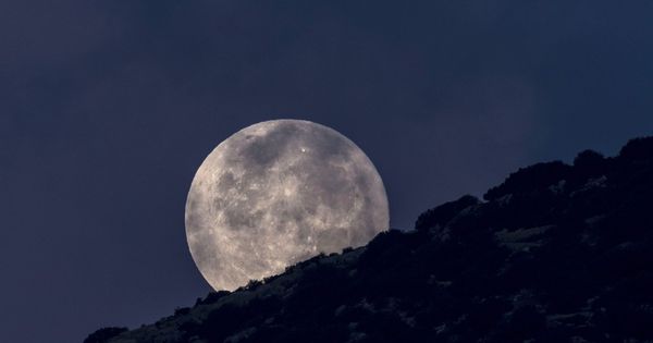 Foto: Luna llena en Menorca (EFE)