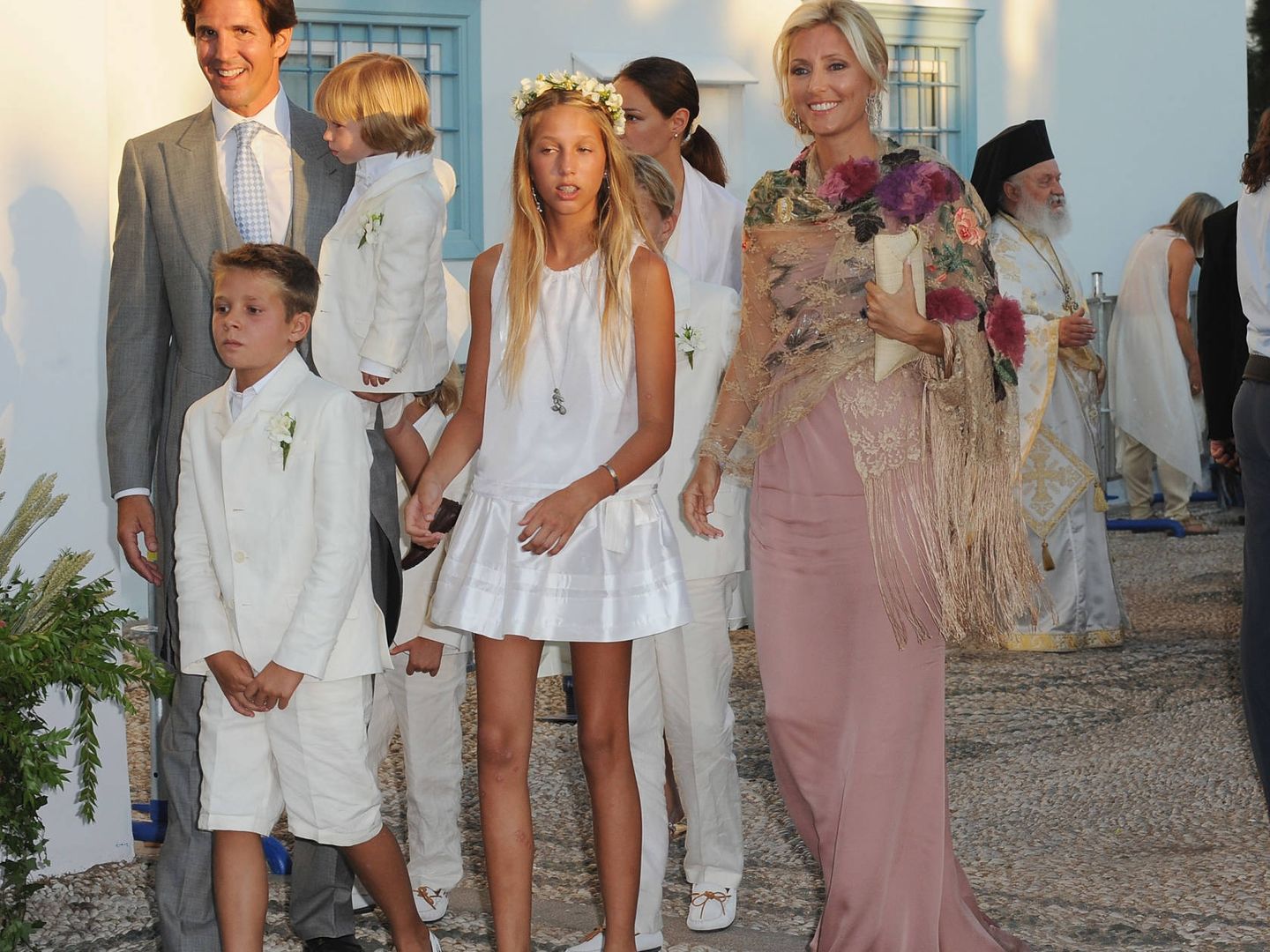 Pablo y Marie-Chantal, junto a sus hijos en la boda de Nicolás y Tatiana. (Getty)