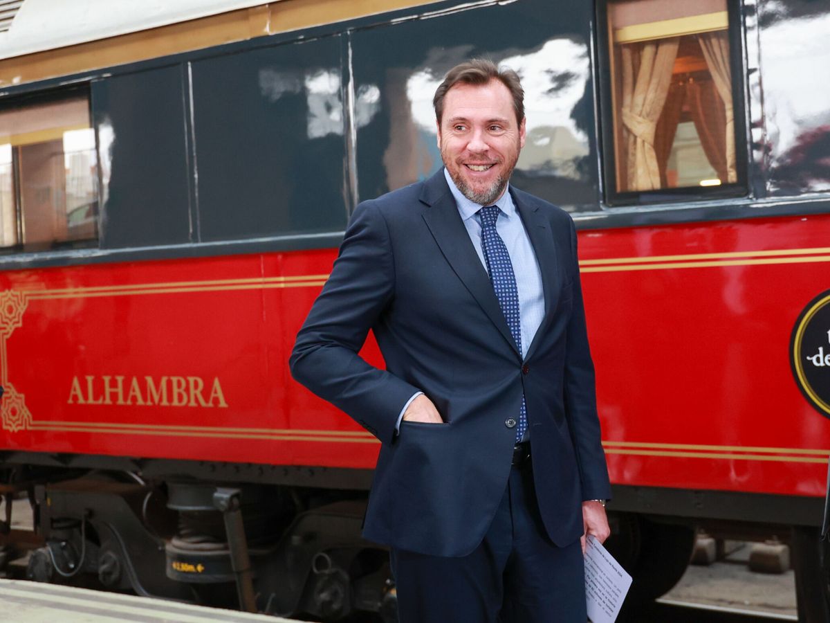 Foto: El ministro de Transportes, Óscar Puente, al inaugurar la temporada de los trenes de lujo. (EP/Rocío Ruz)