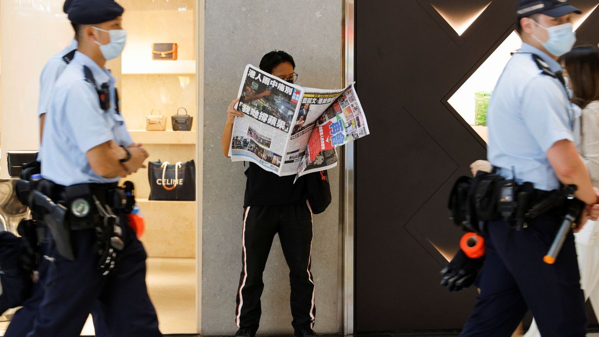 Detenido un periodista del 'Apple Daily', el extinto diario prodemocrático de Hong Kong