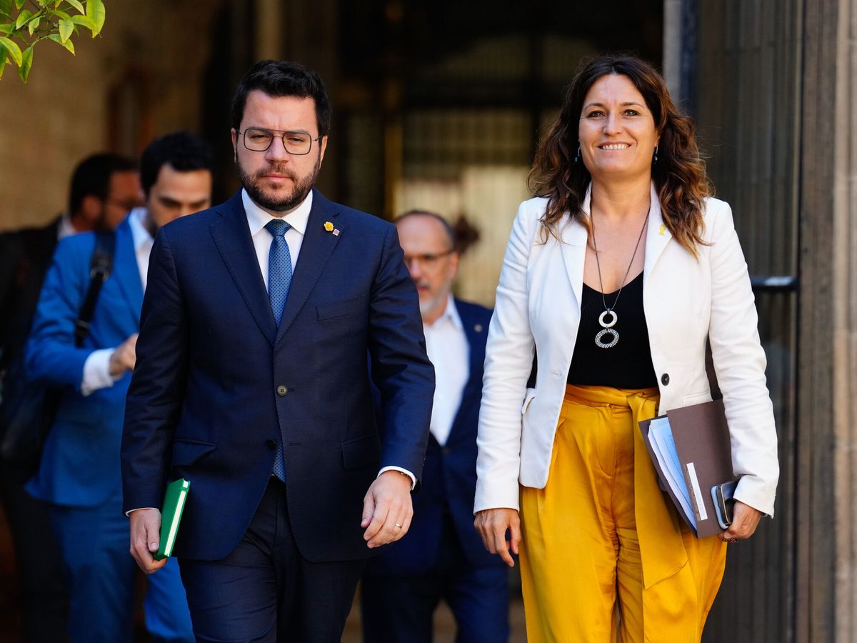 Foto: El presidente de la Generalitat, Pere Aragonés, y la 'consellera' de Presidencia, Laura Vilagrà. (EFE/Enric Fontcuberta)