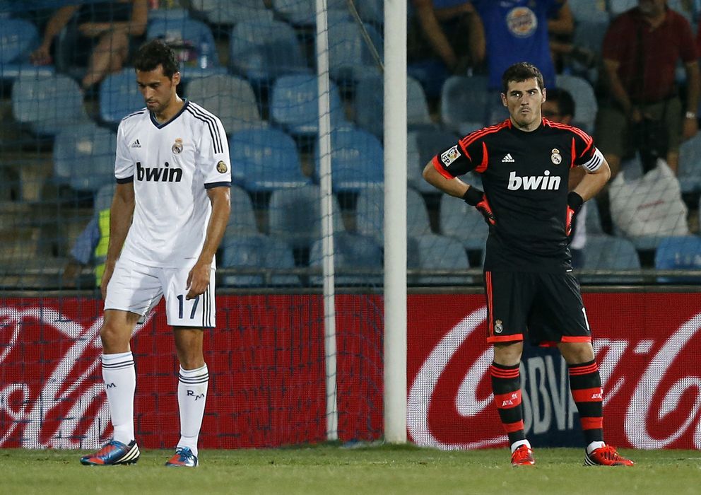 Foto: Iker Casillas junto a Álvaro Arbeloa (Reuters).