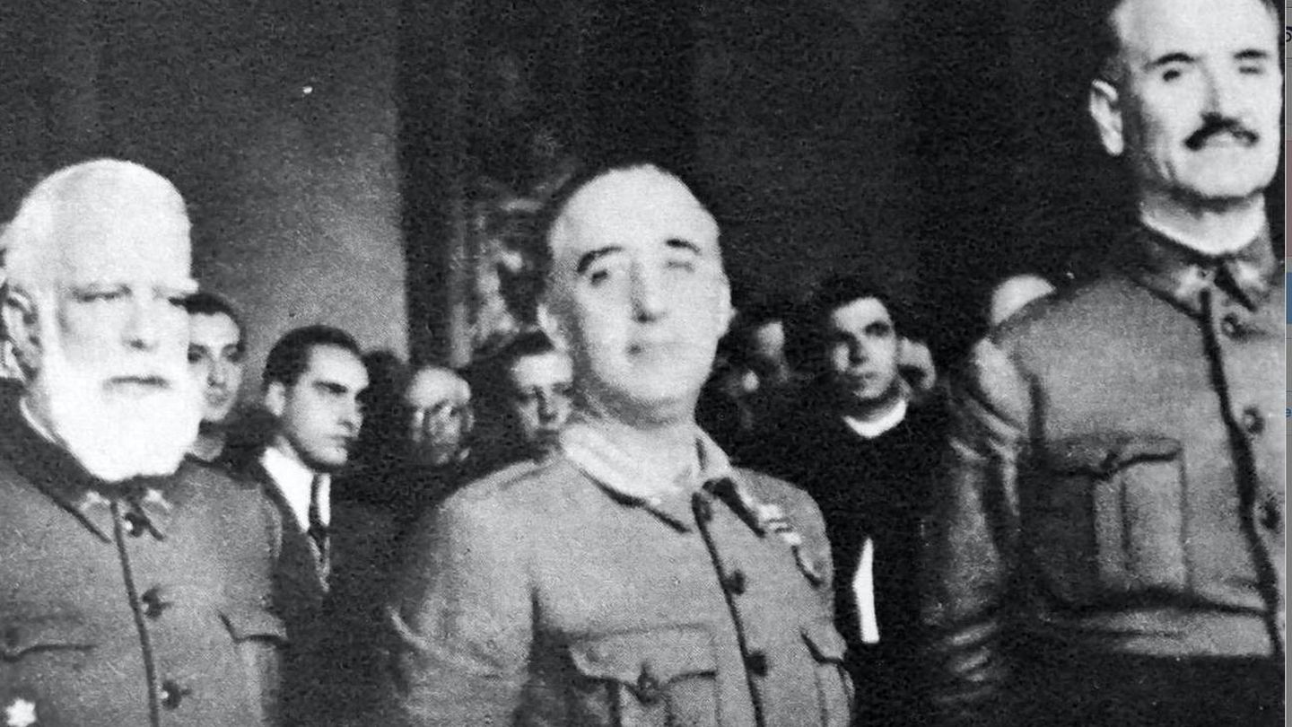 Los generales golpistas Cabanellas, Franco y Queipo de Llano