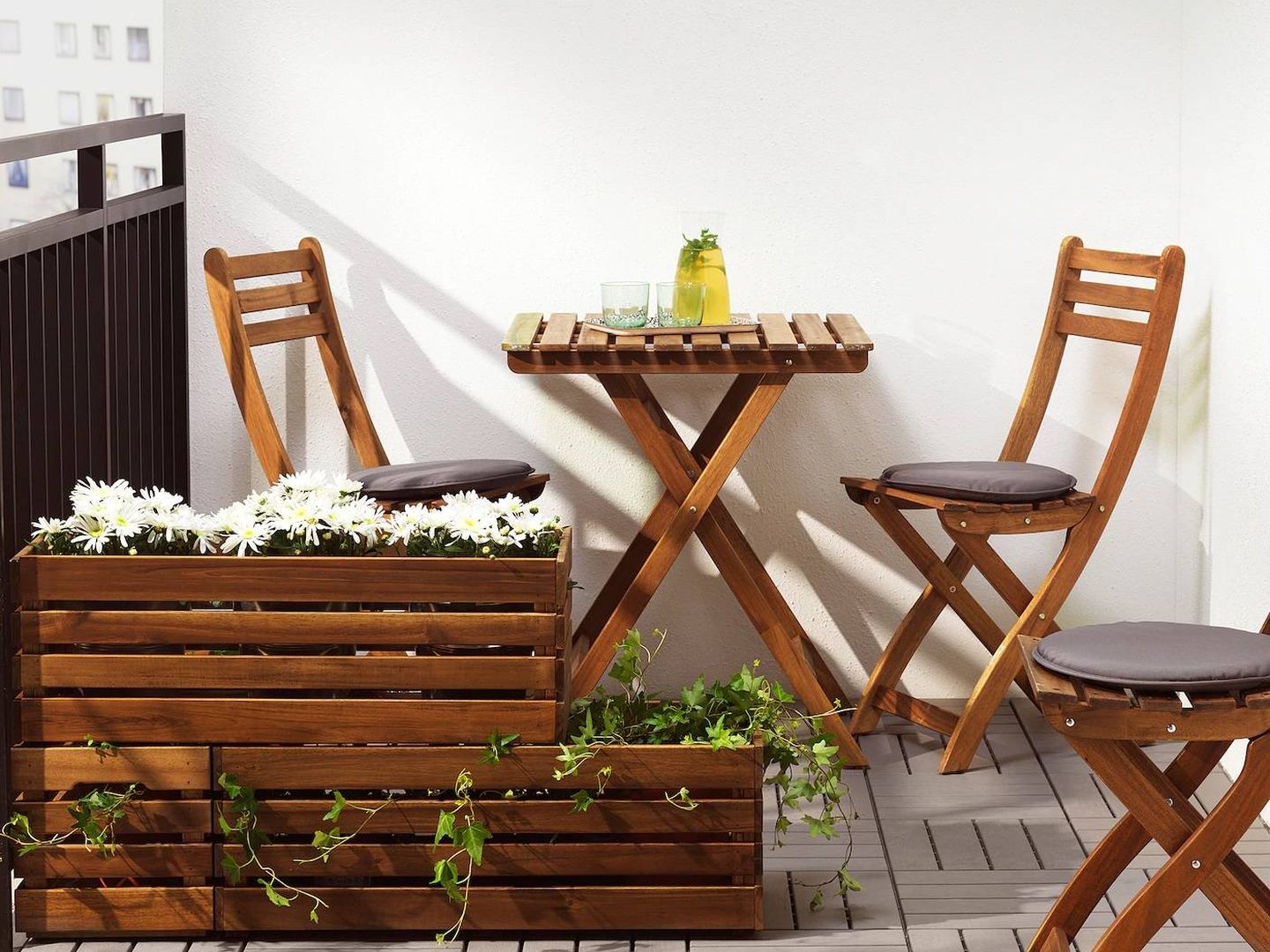 Maceteros de Ikea para decorar tu terraza. (Cortesía)