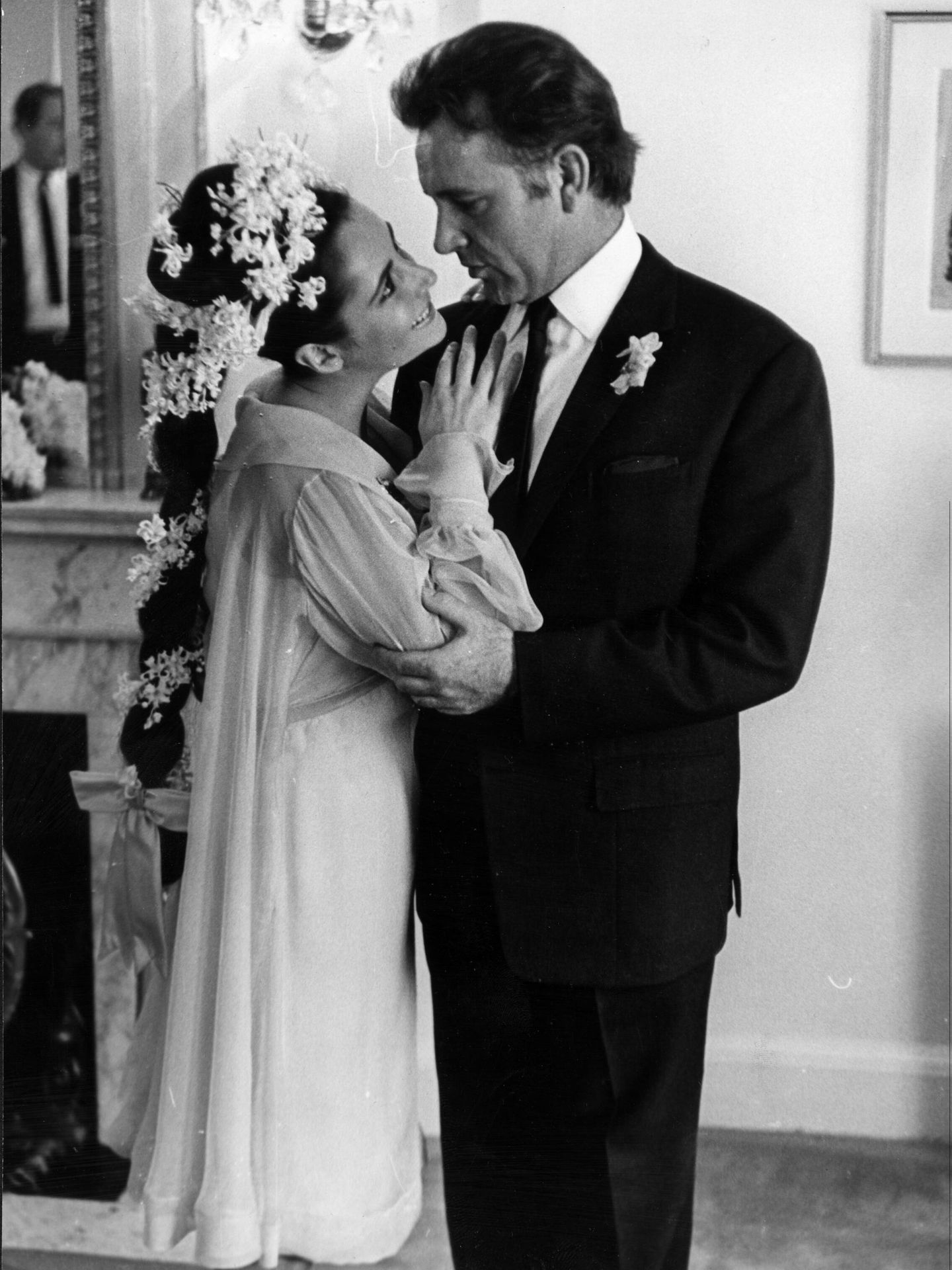 Elizabeth Taylor y Richard Burton, en el día de su boda. (Getty)