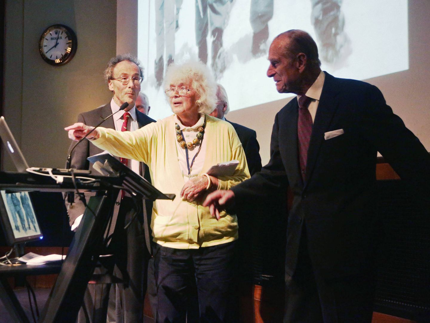 Jan Morris junto al Duque de Edimburgo en 2013 en el aniversario del ascenso al Everest (Getty) 