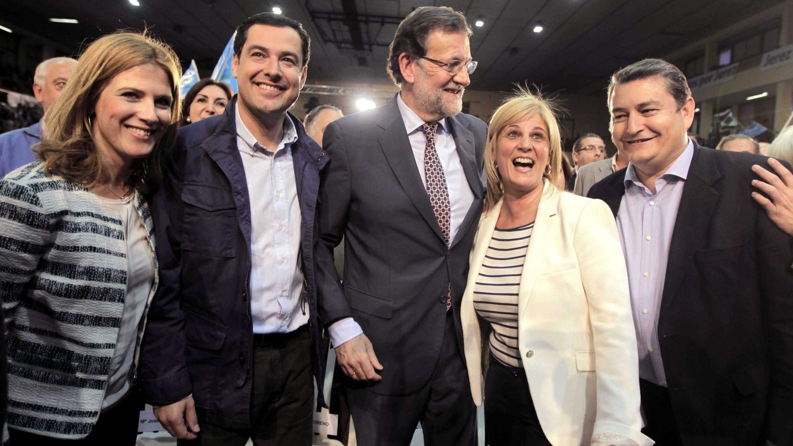Foto: Fotografía de archivo del presidente del Gobierno, Mariano Rajoy, junto a María José García Pelayo (2d). (EFE)