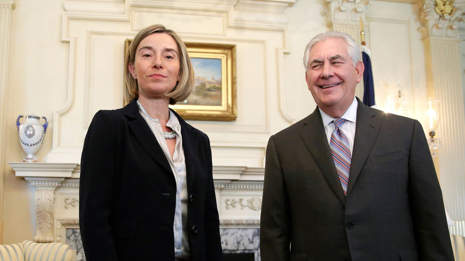 Foto: Federica Mogherini, alta representante de la UE para la Política Exterior junto al secretario de Estado de EEUU, Rex Tillerson. (Reuters)