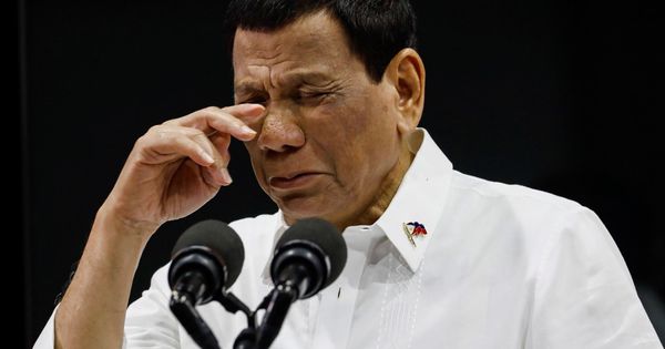 Foto: Rodirgo Duterte en un acto de homenaje a trabajadores estatales. (Reuters)