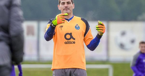 Foto: Iker Casillas en un entrenamiento con el Oporto.