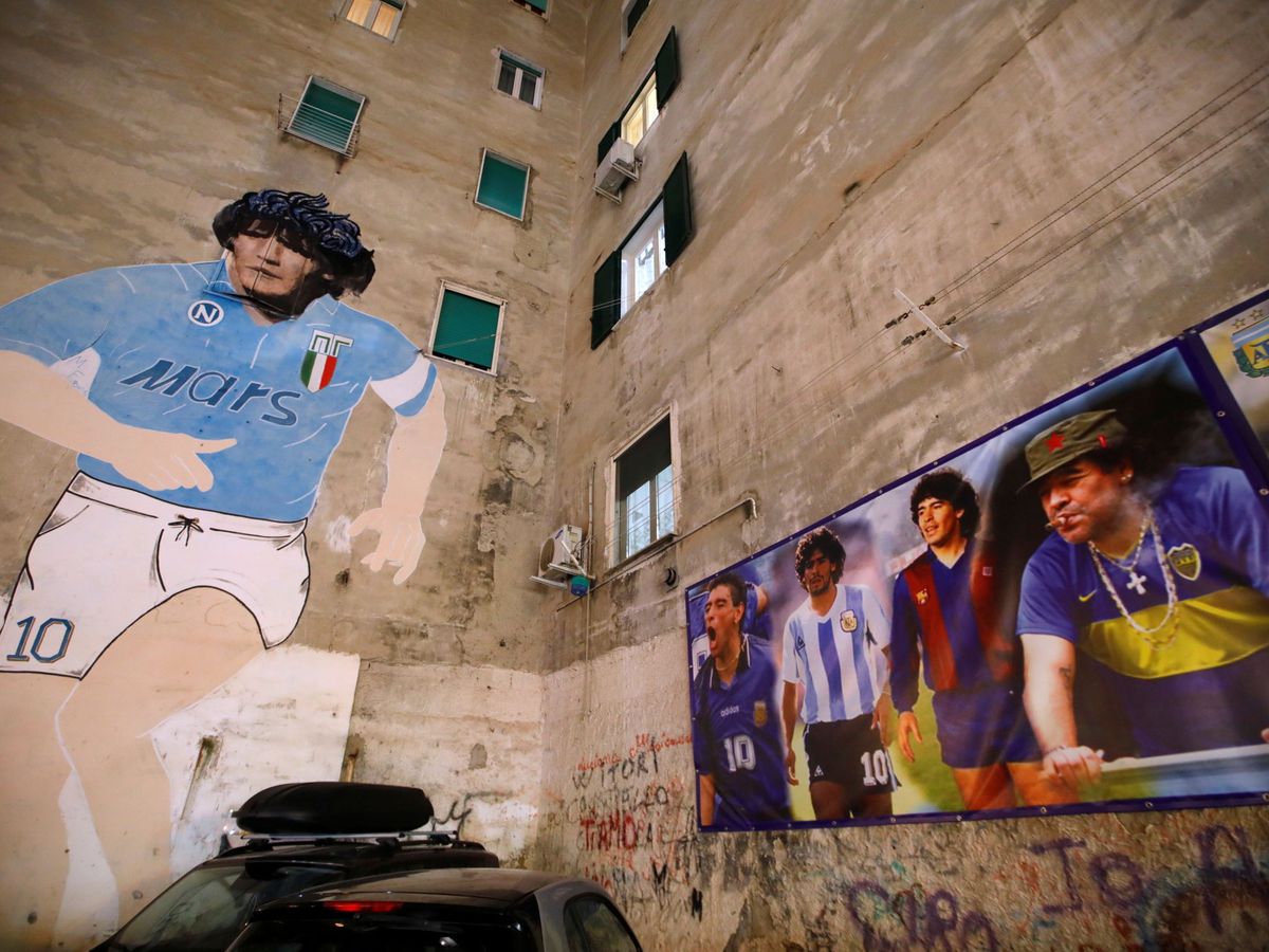 Foto: Mural de Maradona en Nápoles. (Reuters)