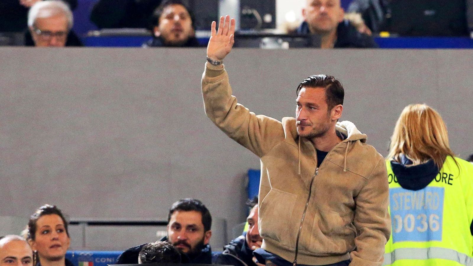 Foto: Totti fue enviado a la grada contra el Palermo (EFE/EPA/Alessandro di Meo).