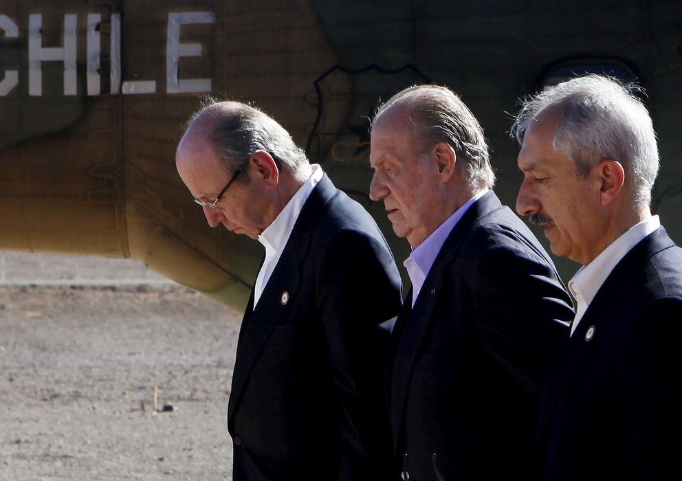 Foto: Rafael Spottorno (izquierda) junto al Rey Don Juan Carlos, en una imagen de archivo (EFE)