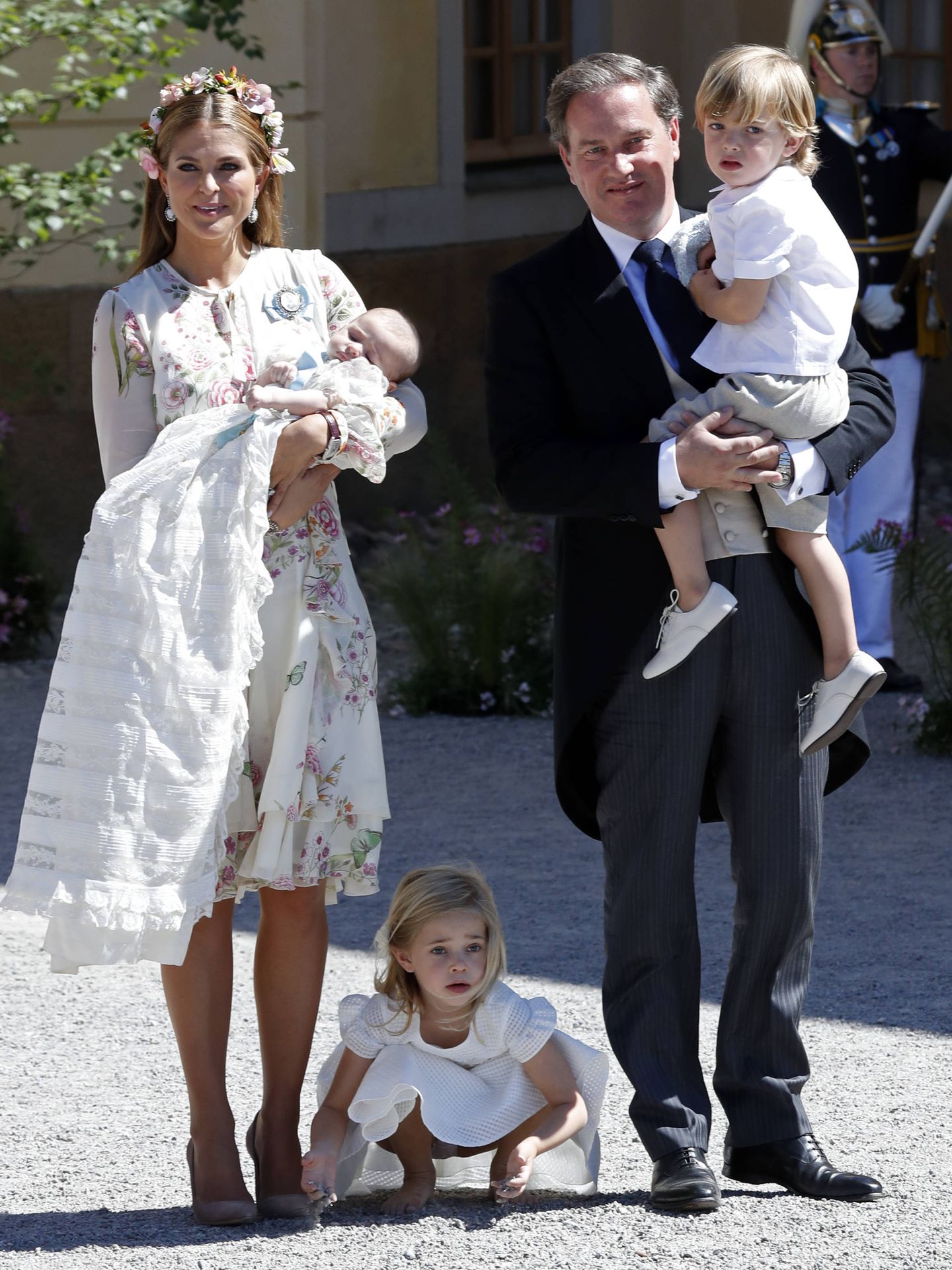 Magdalena junto a sus hijos Adrienne, Leonore, Nicolas y su esposo, Chris O'Neill. (Getty)