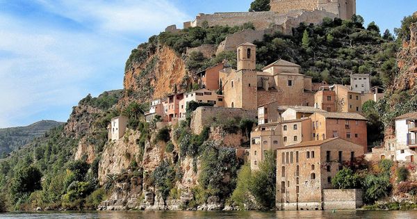 Foto: Miravet te recordará a las Cinque Terre, pero está en Tarragona. (Cortesía Turismo Ribera del Ebro)
