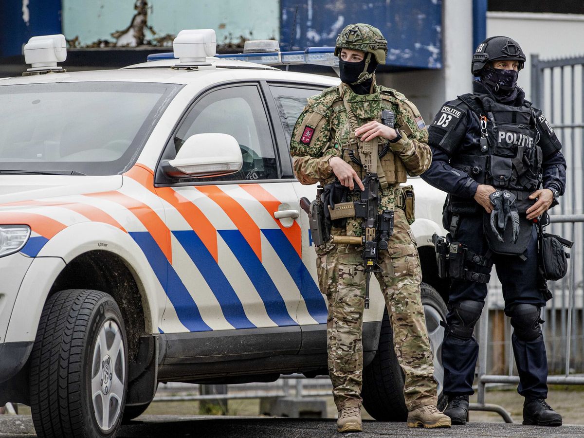 Foto: Policía en Países bajos, foto de archivo. (EFE/Van der Wal)