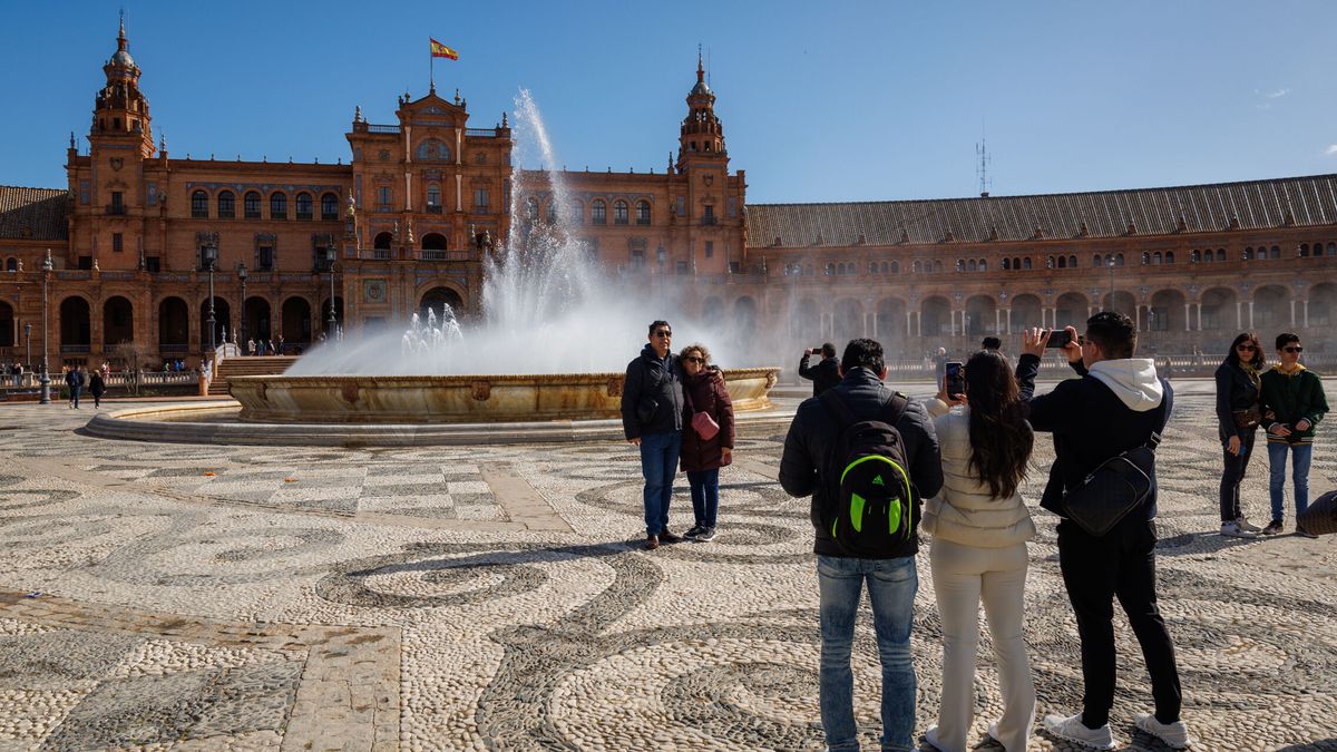 La tasa turística se asoma a la Plaza de España