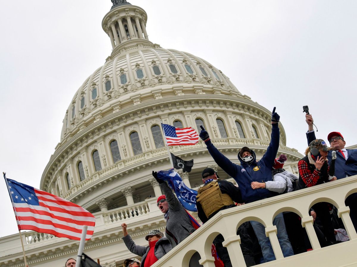 Foto: El 6 de enero de 2021, decenas de seguidores de Donald Trump asaltaron el Capitolio de EEUU (Reuters)