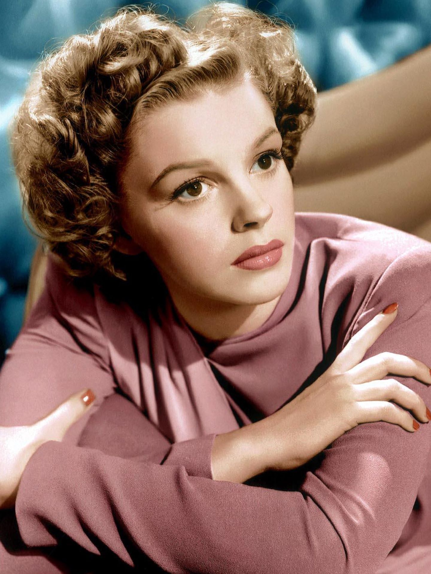 Judy Garland en una imagen de estudio (años 40).