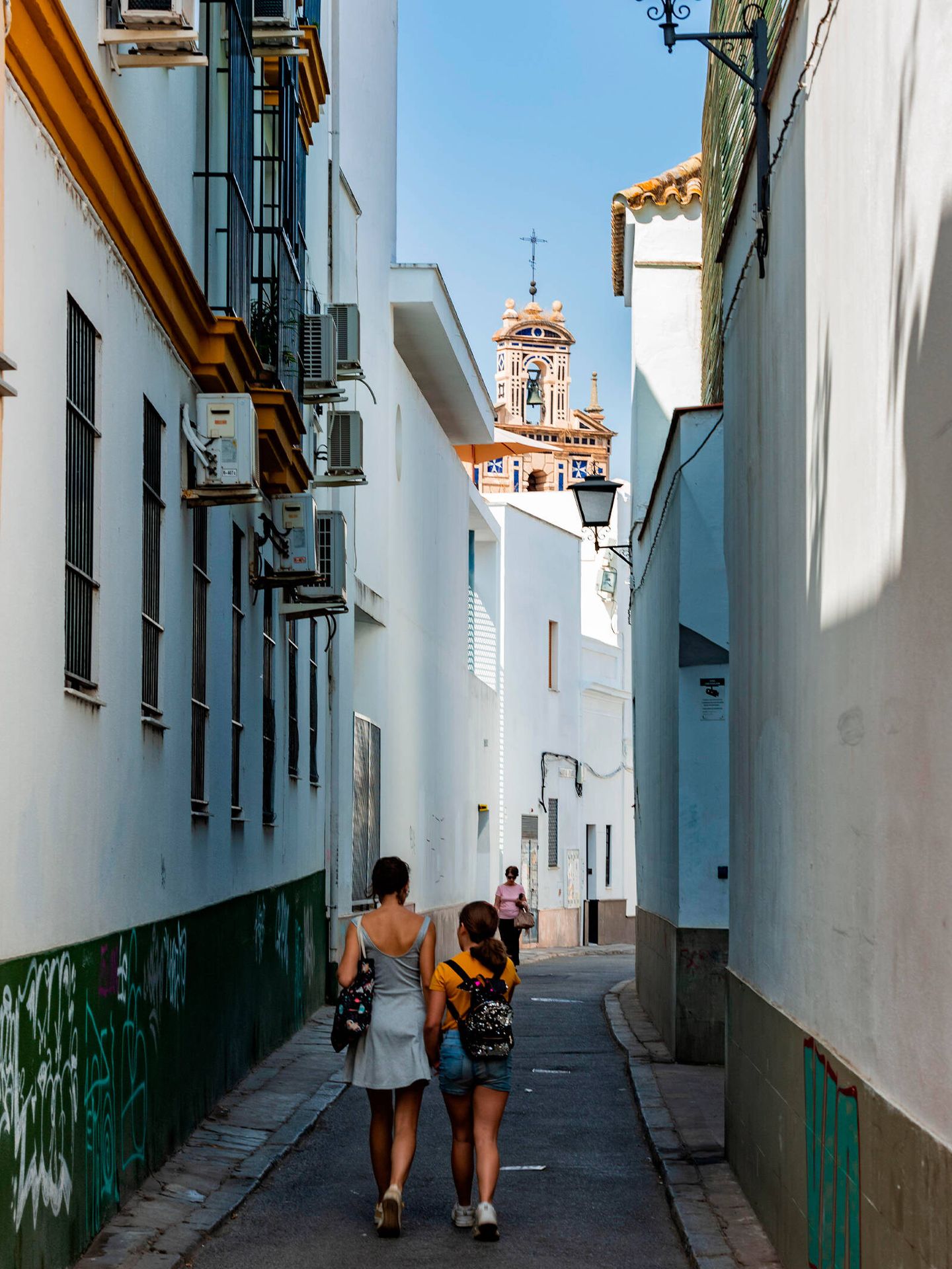 Una de las calles del Barrio de Espadañas de Sevilla, donde hay una gran concentración de monasterios y conventos. (Alamy/Craig Jack)