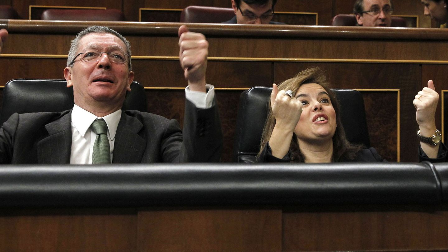 Gallardón y Sáenz de Sanamaria en el Congreso. (EFE)