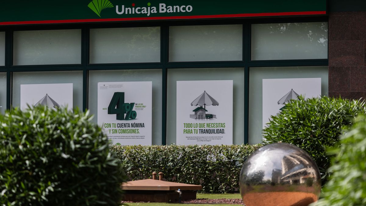 Unicaja se lanza a por el ahorrador al ofrecer 400 euros por domiciliar nómina o pensión