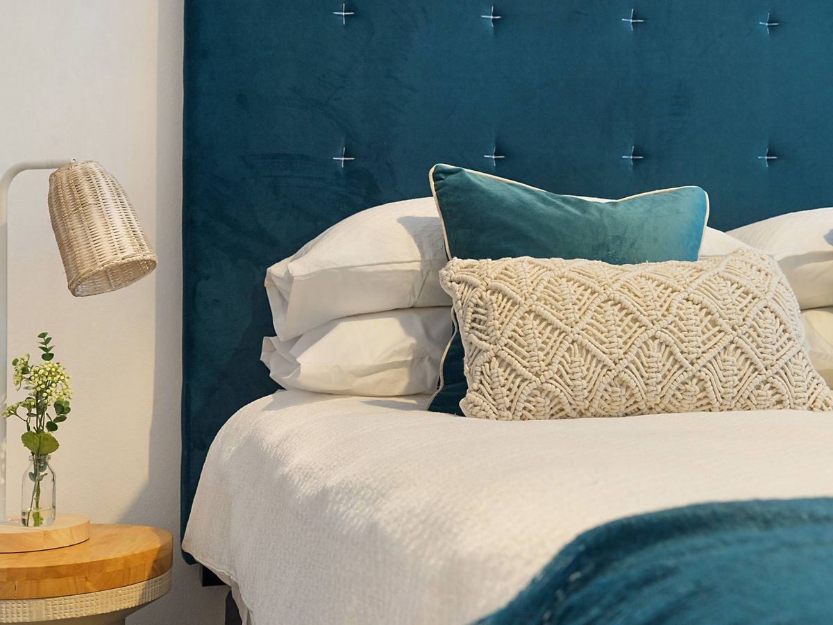 Foto: Prepara tu dormitorio para el otoño con estas colchas de Ikea. (Greg Rivers para Unsplash)