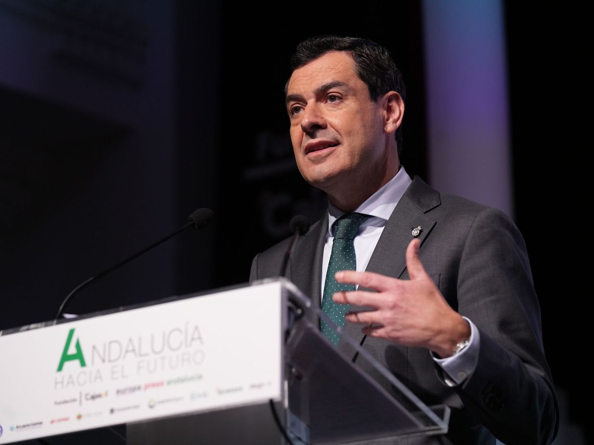 Foto: El presidente de la Junta de Andalucía, Juanma Moreno, en los premios 'Andalucía hacia el futuro'. (Europa Press/María José López)