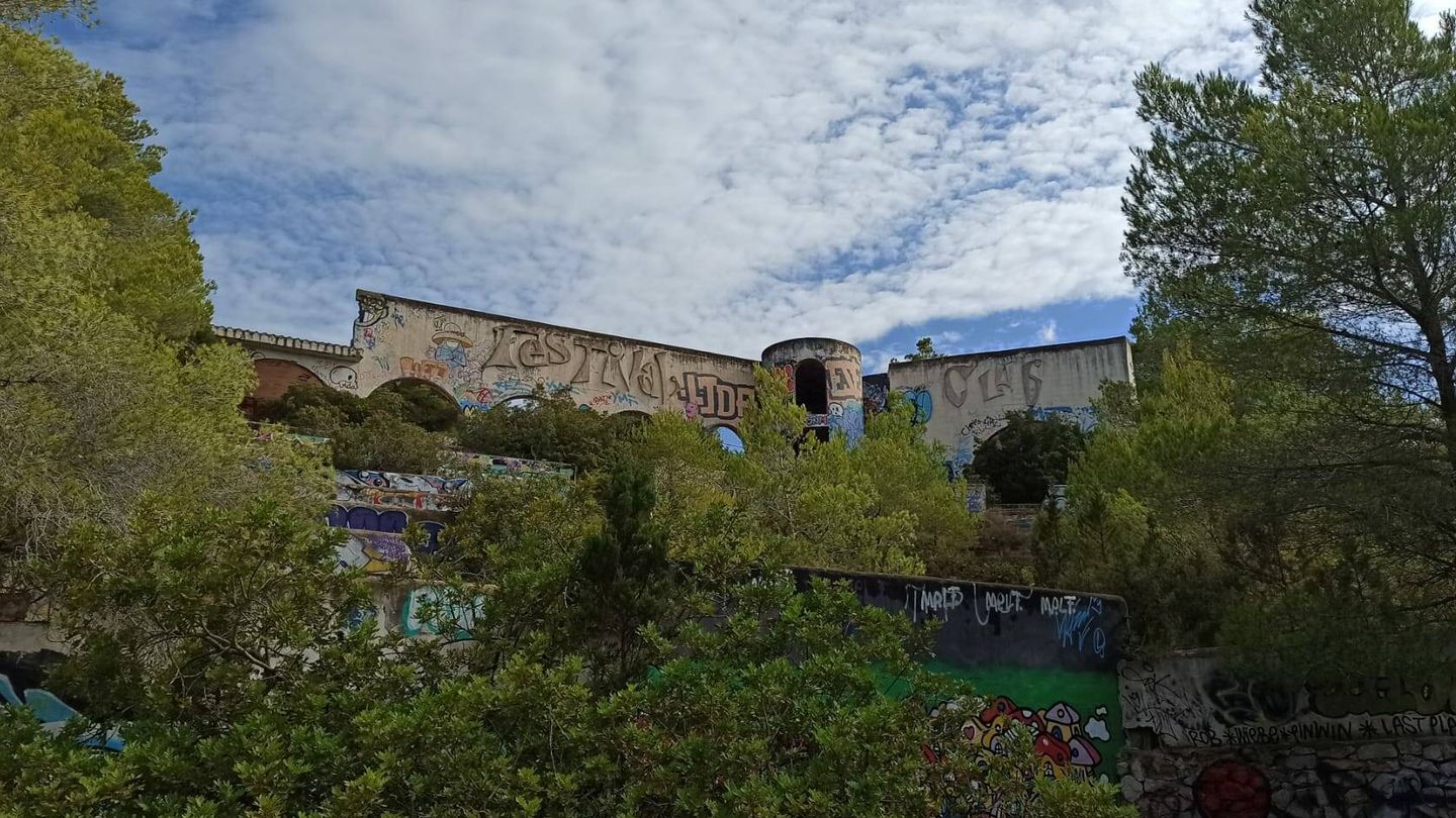 Las ruinas del Festival Club, una discoteca abandonada en Ibiza (T.F.)