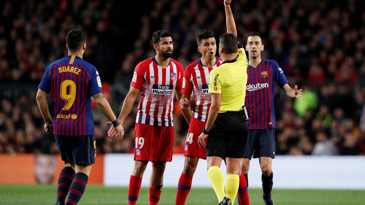 La expulsión de Diego Costa por insultar al árbitro en el Barcelona - Atlético