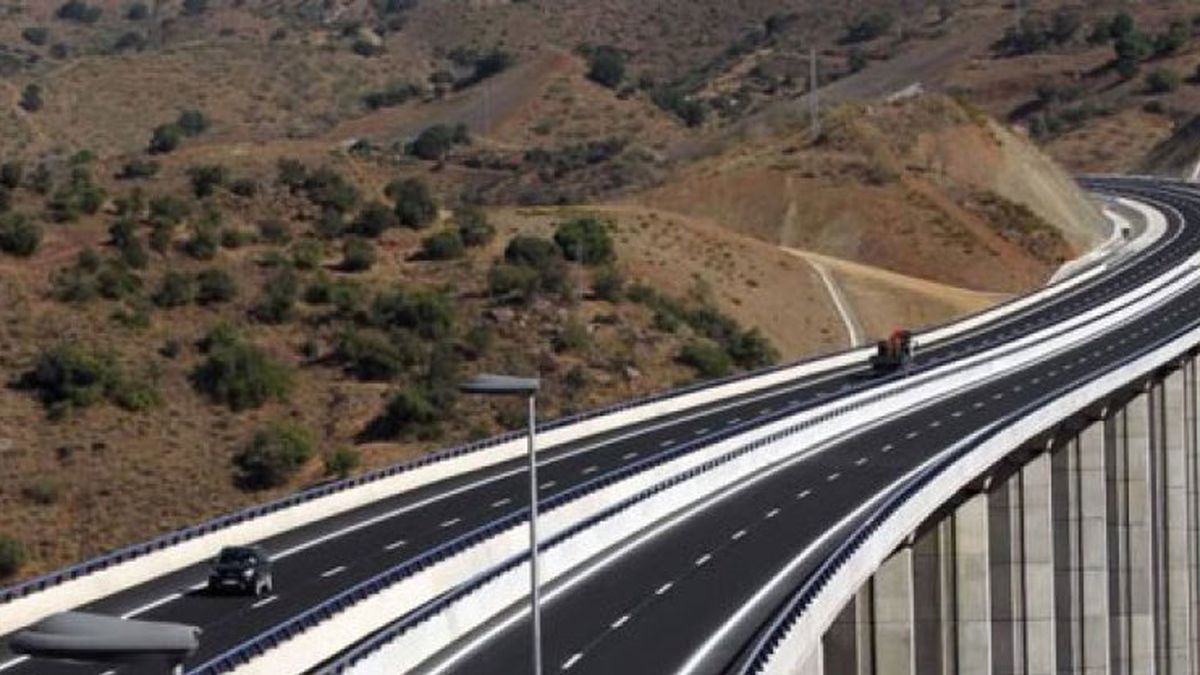 Sacyr baja un 40% el precio del peaje de la autopista más 'joven' del país