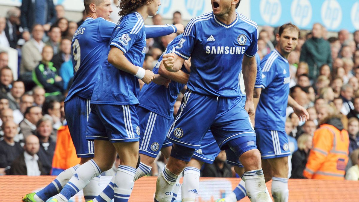 El Chelsea, con Torres expulsado, empata ante el Tottenham gracias a Juan Mata