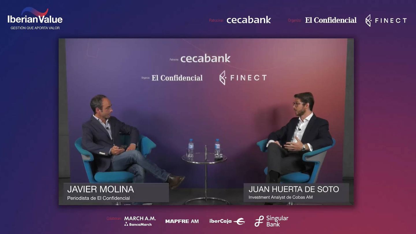 Javier Molina, periodista de El Confidencial, y Juan Huerta de Soto, 'investment analyst' de Cobas AM, durante la segunda jornada del Iberian Value. 