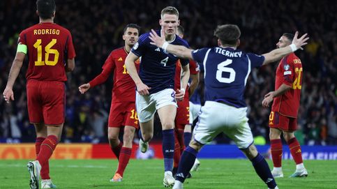 España se estrella contra su triste realidad y pincha el globo de De la Fuente en Escocia (2-0)