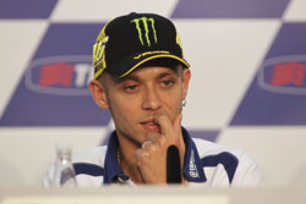 Foto: Rossi se queja del hombro pero manda en MotoGP