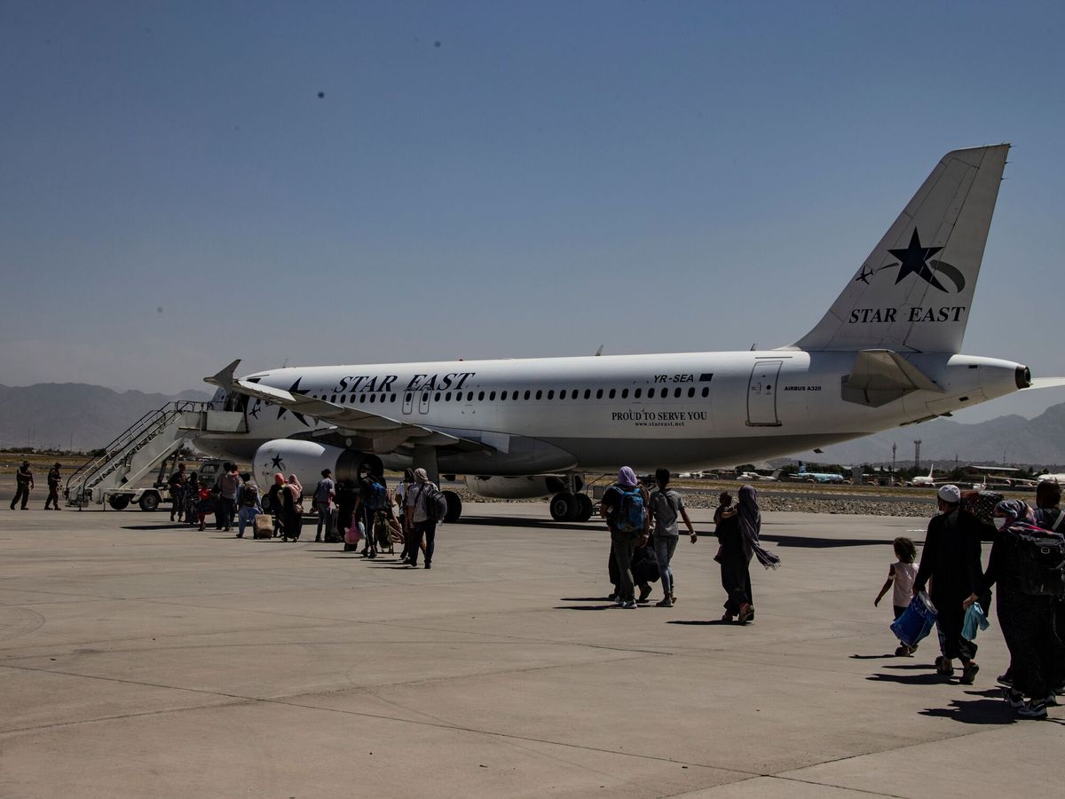 Foto: Evacuaciones desde el Aeropuerto Hamid Karzai en Kabul. (Reuters)