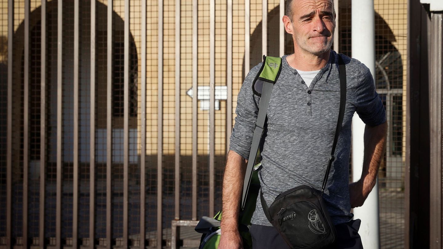 El preso de ETA Xabier Atristain, a su salida de prisión. (EFE)