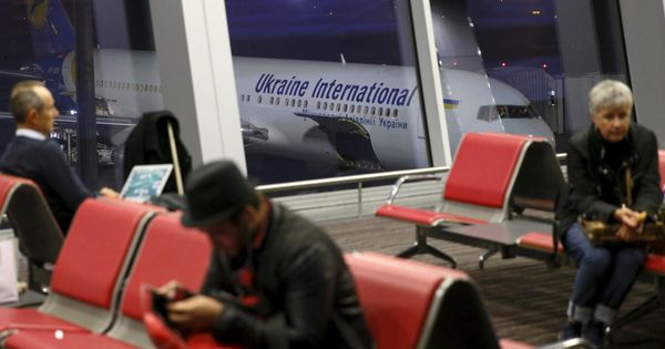 Foto: Pasajeros en el aeropuerto internacional de Boryskpil, en Kiev (Ucrania) | Foto: Reuters